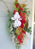 Christmas wreaths, Christmas Decorations, Wreaths for the front door, fireplace wreath