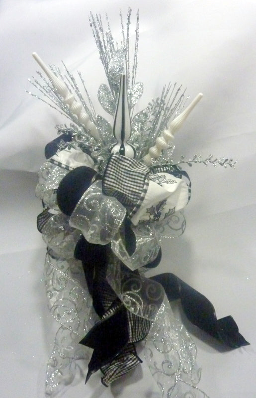 Black and White Ribbon Tree topper made with D.Stevens Ribbon, 360 degree Bow Tree Topper
